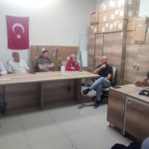 #TarsusSHM tarafından Tarsus Göçmen Sağlığı Merkezinde görev yapan doktor ve sağlık personellerine yönelik “Kadına Yönelik Şiddetle Mücadele, #ALO183 ve #KADES” konularında eğitim verildi. - fotoğraf 1