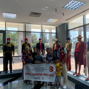 #MezitliSHM,  #OkulDestekProjesi kapsamında Sosyal ve Ekonomik Destek (SED) hizmetimizden faydalanan çocuklarımızla Mersin Deniz Müzesi gezisinde bir araya geldi.  - fotoğraf 4