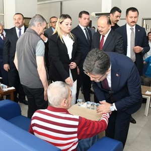 Tarım ve Orman Bakanı Sayın İbrahim Yumaklı'dan Huzurevimize Bayram Ziyareti - fotoğraf 4