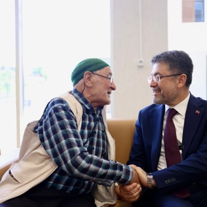 Tarım ve Orman Bakanı Sayın İbrahim Yumaklı'dan Huzurevimize Bayram Ziyareti - fotoğraf 5