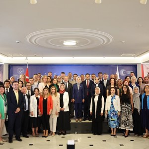Bakanımız Mahinur Özdemir Göktaş, "Aile ve Sosyal Hizmetler Bakanlığı Bilim Kurulu Komisyonlar Toplantısı"nda Konuştu - fotoğraf 4