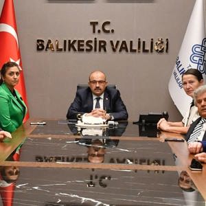 Valimiz Sayın İsmail USTAOĞLU’na Makamında Ziyaret  - fotoğraf 1
