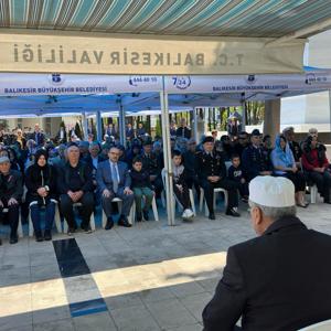 Ramazan Bayramı Arifesinde Balıkesir Şehitliği’ne Ziyaret - fotoğraf 2