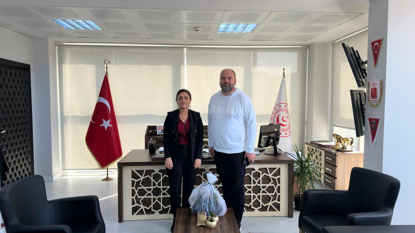 Kızılay Buca Şube Başkanından İl Müdürümüze Ziyaret 