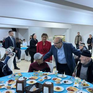 Balıkesir Huzurevi Yaşlı Bakım ve Rehabilitasyon Merkezimizde İftar Programı - fotoğraf 11