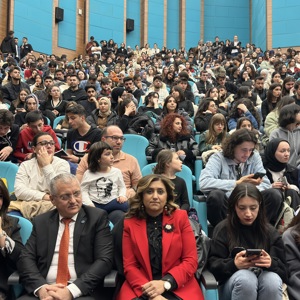 Alper Gezeravcı Gençlerle Buluşuyor Programı - fotoğraf 1
