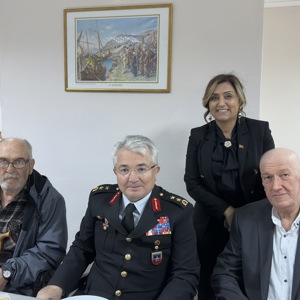 Karesi Huzurevi Yaşlı Bakım ve Rehabilitasyon Merkezi Müdürlüğü İftar Programı - fotoğraf 5