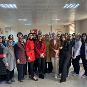 Karesi Huzurevi Yaşlı Bakım ve Rehabilitasyon Merkezimize Kadınlar Günü Ziyareti - fotoğraf 1