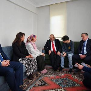 Depremzede Ailelerimize Ziyaret - fotoğraf 2