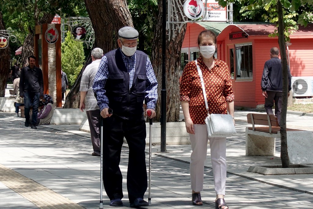 Minister Mahinur Özdemir Göktaş: "The Ministry has deposited a total of 4.8 billion TL of pensions for older persons and persons with disabilities into their accounts in June"