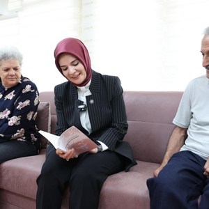Minister Mahinur Özdemir Göktaş paid a visit for Eid al-Ain Tekirdağ - fotoğraf 4