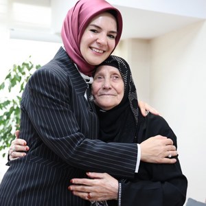 Minister Mahinur Özdemir Göktaş paid a visit for Eid al-Ain Tekirdağ - fotoğraf 7