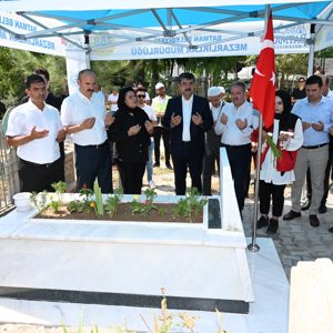 Şehit Ailerimizle, Aziz Şehitlerimizin Mezarları ziyaret  edildi - fotoğraf 4