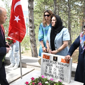 15Temmuz Demokrasi ve Milli Birlik Günü’nün 8. Yıl Dönümünde Kastamonu Şehitliği Ziyaret Edildi - fotoğraf 3