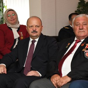  15 Temmuz Demokrasi ve Milli Birlik Gününde Türkiye Harp Malulü Gaziler, Şehit, Dul ve Yetimler Derneği Ziyaret Edildi - fotoğraf 3