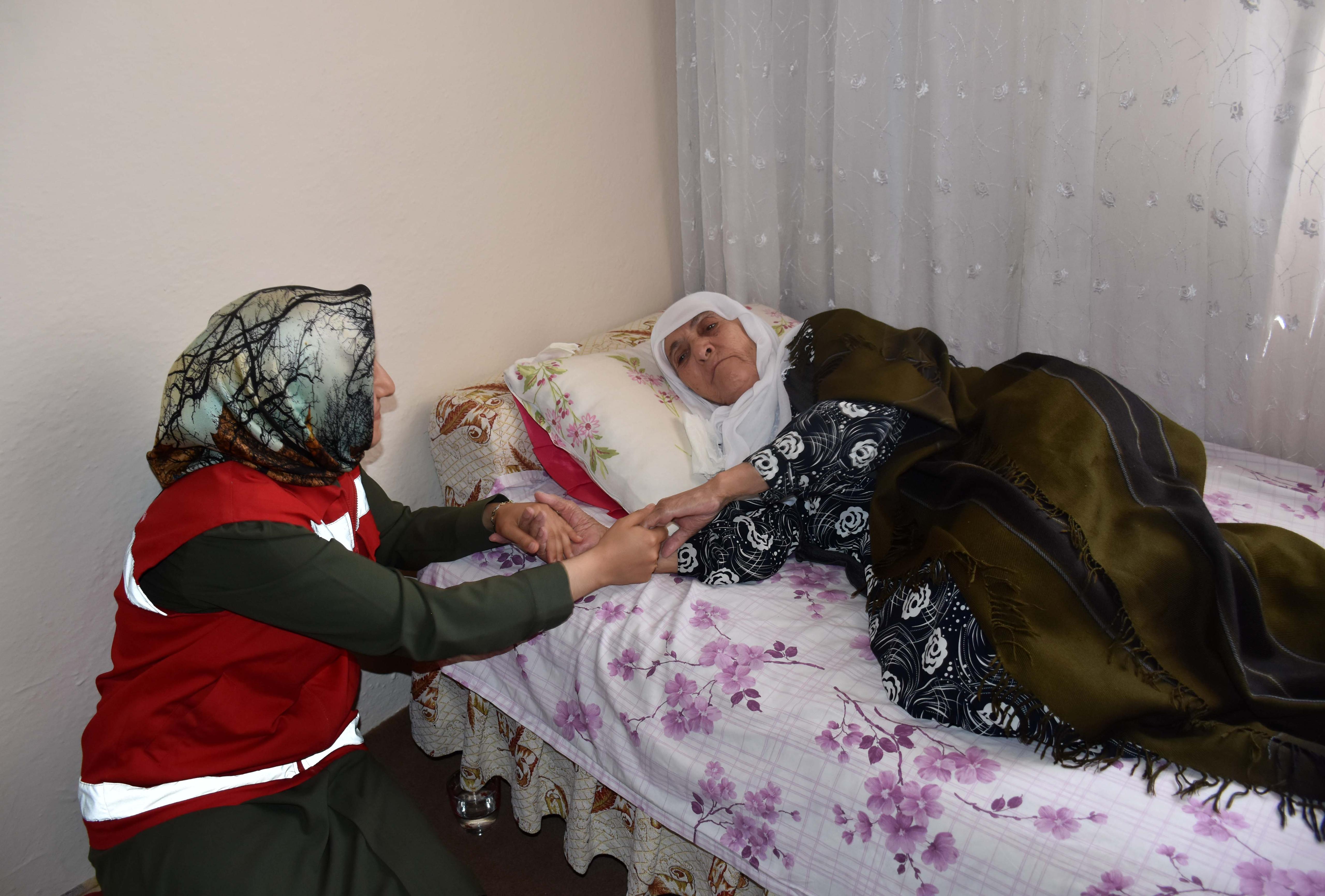 Aile ve Sosyal Hizmetler Bakanımız Göktaş: "Hali hazırda 555 bin vatandaşımız Evde Bakım Yardımı’ndan yararlanıyor"