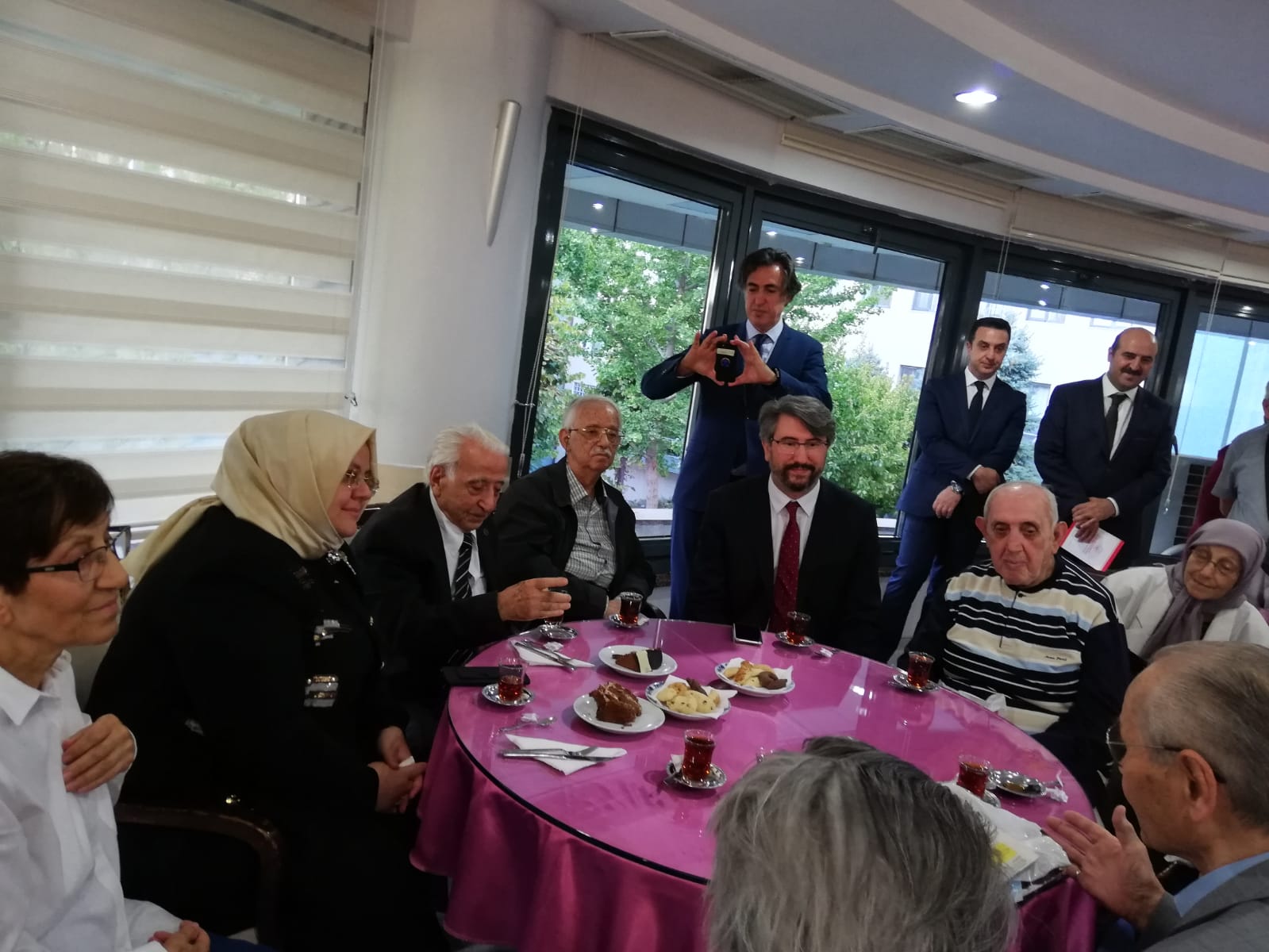 Aile, Çalışma ve Sosyal Hizmetler Bakanı Zehra Zümrüt SELÇUK  ‘Dünya Yaşlılar Günü’nde Yaşlıları Yalnız Bırakmadı 