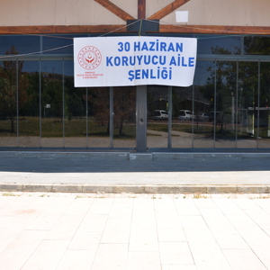 Sayın Valimizin eşi Elif MAKAS Hanımefendi ve İl Müdürümüz Sayın Çiğdem AÇIKYILDIZ KAZEL, "Koruyucu Aile Şenliği" programında koruyucu ailelerimiz ve çocuklarımızla bir araya geldiler. - fotoğraf 2