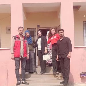 Şube Müdürümüz Nevim EVLİYAOĞLU ve Şehit Gazi Birimi tarafından Şehit Mahmut KAYA, Şehit Hacı KAYA’ nın kıymetli aileleri ve Gazi Hasan DONAR ziyaret edilmiştir. Bu vesile ile şehitlerimize rahmet diliyoruz. Kahraman Gazilerimize de minnetle yad ediyoruz. - fotoğraf 2