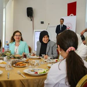 Sayın Genel Müdürümüz Kahvaltıda Çocuklarla Bir Araya Geldi - fotoğraf 6