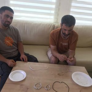 İl Müdürlüğümüze bağlı Bingöl Gündüz Bakım, Rehabilitasyon ve Aile Danışma Merkezimizde hizmet gören engelli bireylerimiz ile birlikte Resim ve Takı Tasarım kursunda çeşitli etkinlikler yapılarak eğlenceli vakit geçirdiler. - fotoğraf 2