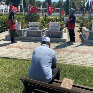 Şehitlerimiz Şehadet Sene-i Devriyelerinde Kabirleri Başında Dualarla Anıldı - fotoğraf 7