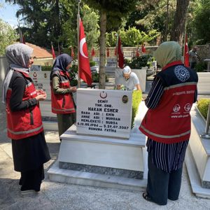 Şehitlerimiz Şehadet Sene-i Devriyelerinde Kabirleri Başında Dualarla Anıldı - fotoğraf 9