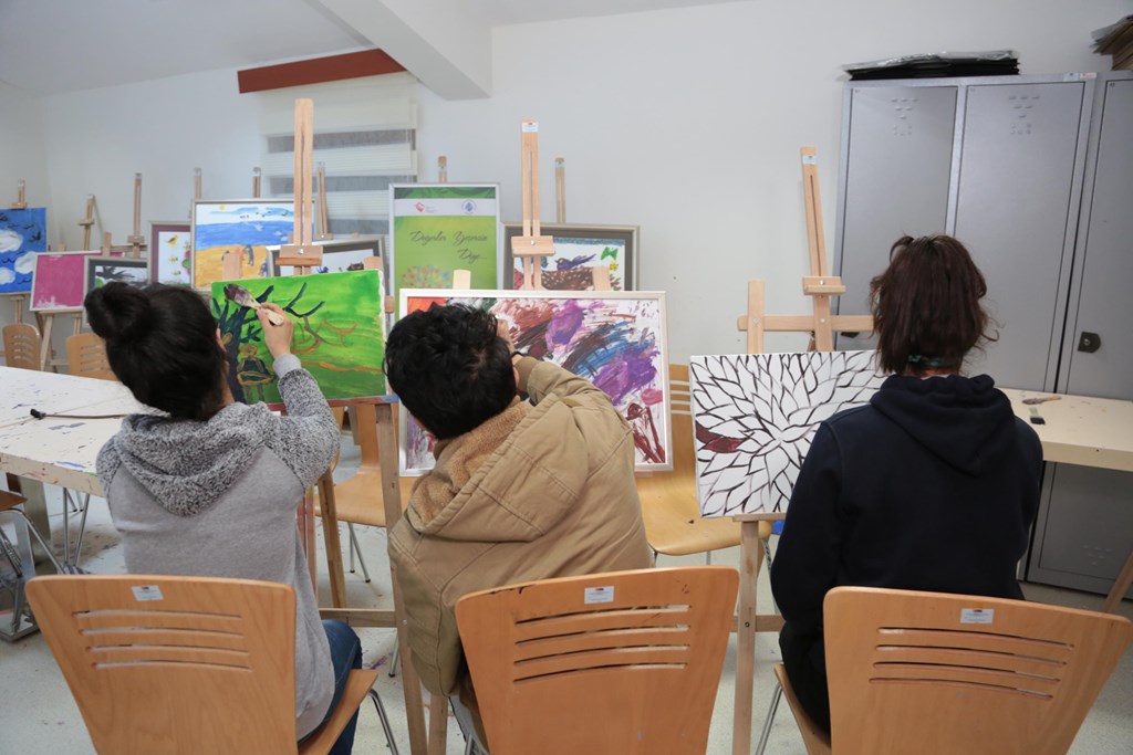 Aile ve Sosyal Hizmetler Bakanımız Göktaş : “Koruma ve bakım altındaki çocukların sağlıklı ortamlarda büyümelerine önem gösteriyoruz”