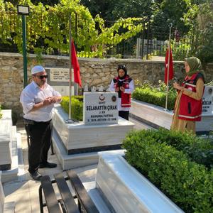 Devlet ve Millet İçin Canını Feda Eden Kahramanlarımızı Kabirleri Başında Andık - fotoğraf 6