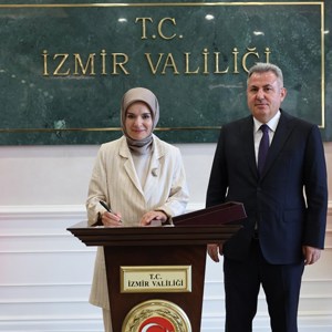 Bakanımız Mahinur Özdemir Göktaş İzmir'de Sosyal Dayanışma Merkezi'nin Açılışını Gerçekleştirdi - fotoğraf 2