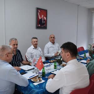 Yaşlı Bakım Hizmetlerinin Kalitesinin Artırılması ve Merkezlerin İşleyişi Hakkında Toplantı Gerçekleştirildi - fotoğraf 2