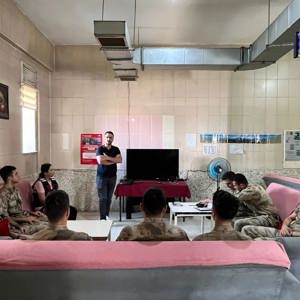Yayladere İlçe Jandarma Komutanlığı ile Dalbasan ve Büyükşaltı Jandarma Karakollarında görev yapan personellere Kadına Yönelik Şiddetle Mücadele semineri gerçekleştirildi. - fotoğraf 2