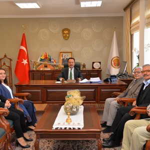 1 Ekim Yaşlılar Günü Münasebetiyle Huzurevinde Kalan Yaşlılarımız Valimiz Bilal ŞENTÜRK'ü Makamında Ziyaret Ettiler - fotoğraf 1