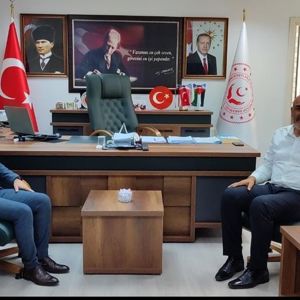 Genç Kaymakamı Muhammet GÜZEL, İl Müdürümüz Abdulbari AKSOY'u ziyaret edip Genç ilçemizde bakanlığımızın hizmetleri ve bundan sonra yapılacak hizmetler hakkında istişarede bulundular. - fotoğraf 1