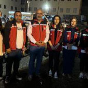 Afet anında ilk dakikadan itibaren sahada olan afetten etkilenen kişilere yönelik uzman personeller ile psiko-sosyal destek hizmeti sunan ekiplerimiz Bingöl Valiliği Koordinasyonunda gerçekleştirilen Bingöl Depremi Saha Tatbikatında görev almıştır. - fotoğraf 1