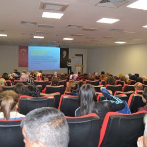 İl Müdürlüğümüzde Çocuk ve Aile Terapisi Konulu Konferans Düzenlendi - fotoğraf 4