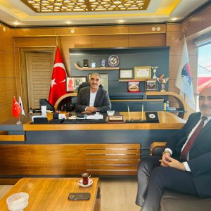 İl Müdürümüz Sn. Abdulbari Aksoy Karlıova Belediye Başkanı Sayın Veysi BINGÖL’ ü makamında ziyaret etti. - fotoğraf 1