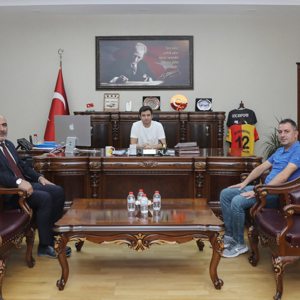 İl Müdürümüz Abdulbari AKSOY Genç Kaymakamımız Sayın Muhammed GÜZEL’ i makamında ziyaret etti. - fotoğraf 1