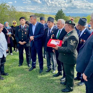 Kıbrıs Gazimiz Abdullah Yılmazoğlu Askeri Törenle Ebediyete Uğurlandı - fotoğraf 6