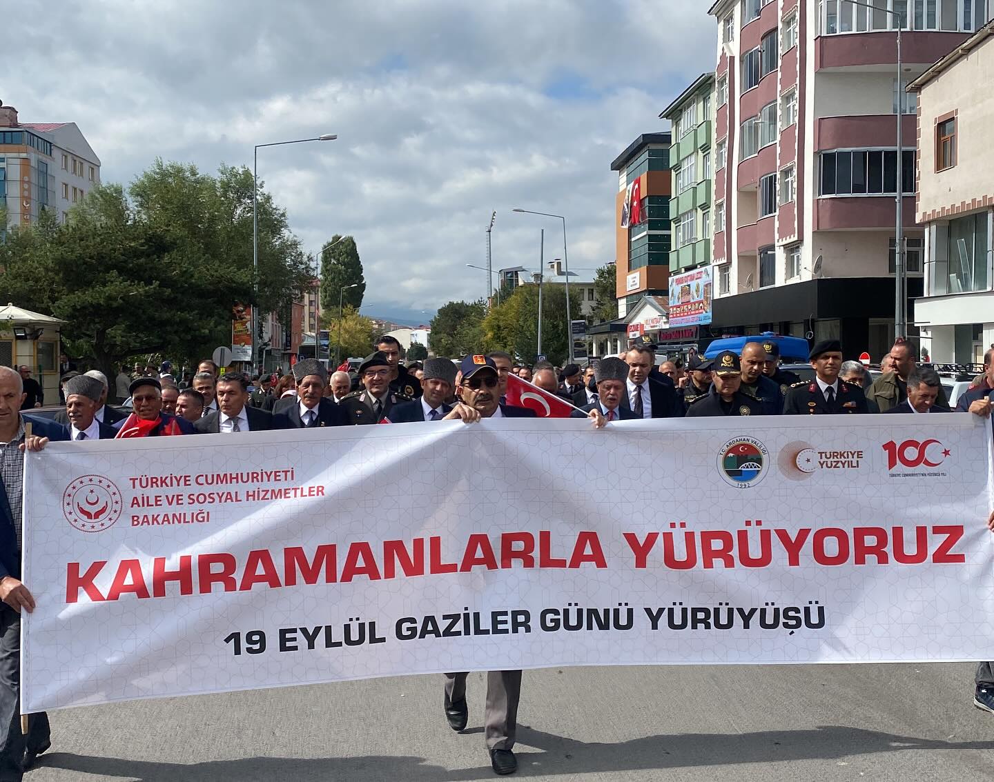 “Kahramanlarla Yürüyoruz” kortej yürüyüşümüz...
