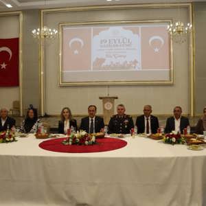Gazilerimiz ve Şehit Aileleri ile Buluşma Yemeği Düzenlendi. - fotoğraf 16