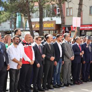 19 Eylül Gaziler Günü münasebetiyle düzenlenen programdan Valilimiz Binası önünde Çelenk Sunma Töreni - fotoğraf 8