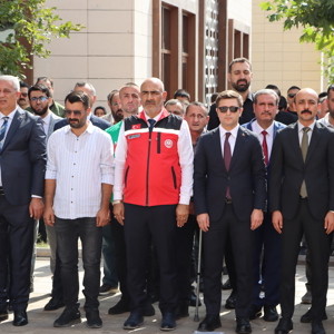 19 Eylül Gaziler Günü münasebetiyle düzenlenen programdan Valilimiz Binası önünde Çelenk Sunma Töreni - fotoğraf 1