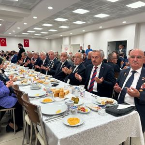 Aziz Şehitlerimizin Kıymetli Aileleri Ve Kahraman Gazilerimiz Onuruna Yemek Programı Düzenlendi - fotoğraf 10