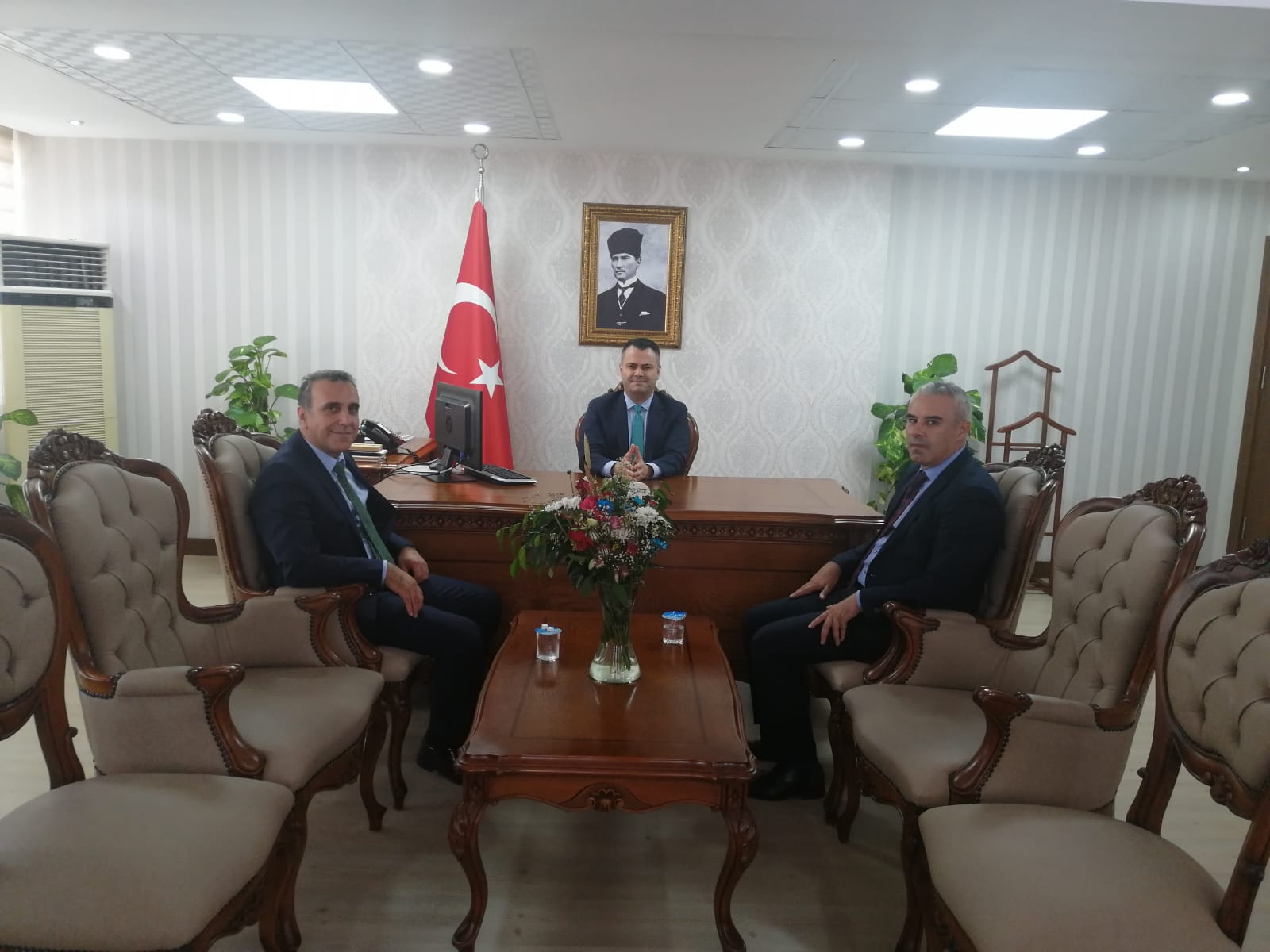 Tarsus Kaymakami Kadir Sertel OTCU 'yu Ziyaret ederek Yeni Gorevinde Basarilar Diledik