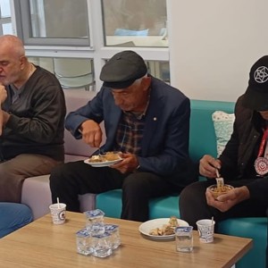 Tosya Kaymakamı Uğur Ünsal'dan Tosya Huzurevimize Dünya Yaşlılar Günü Ziyareti - fotoğraf 3