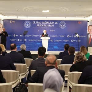 Aile ve Sosyal Hizmetler Bakanlığının "Dijital Bağımlılık Çalıştayı"nın ön raporu tamamlandı - fotoğraf 1