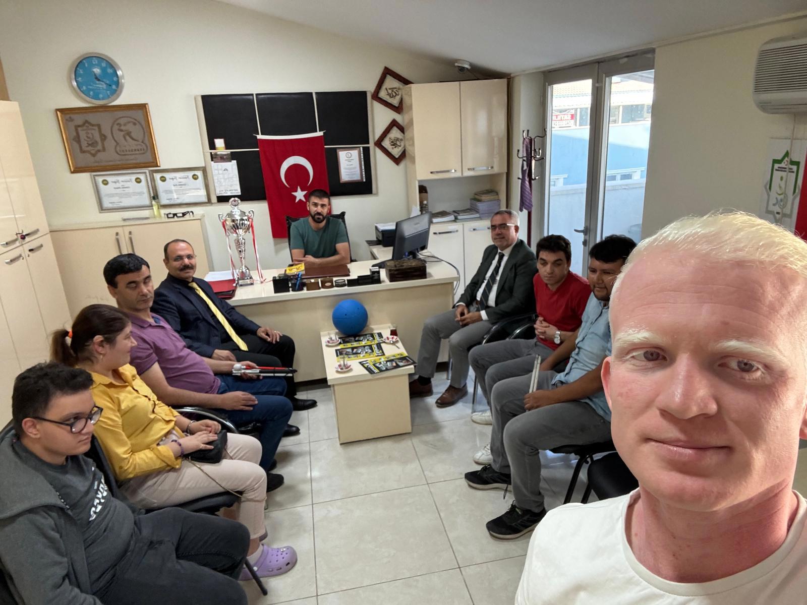 İl Müdürümüz Sn. Nurettin ULAŞ, 68 Aksaray Görme Engelliler Derneği'ni Ziyaret Etti. - fotoğraf 1