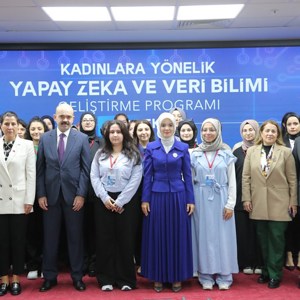 Aile ve Sosyal Hizmetler Bakanımız Göktaş, Kadınlara Yönelik Yapay Zeka ve Veri Bilimi Geliştirme Programı'nda konuştu - fotoğraf 3