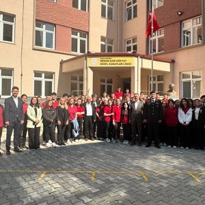 Kahraman Gazilerimiz ve Askerlerimiz Orhan Şaik Gökyay Güzel Sanatlar Lisesi Öğrencilerimizle Buluştu - fotoğraf 12